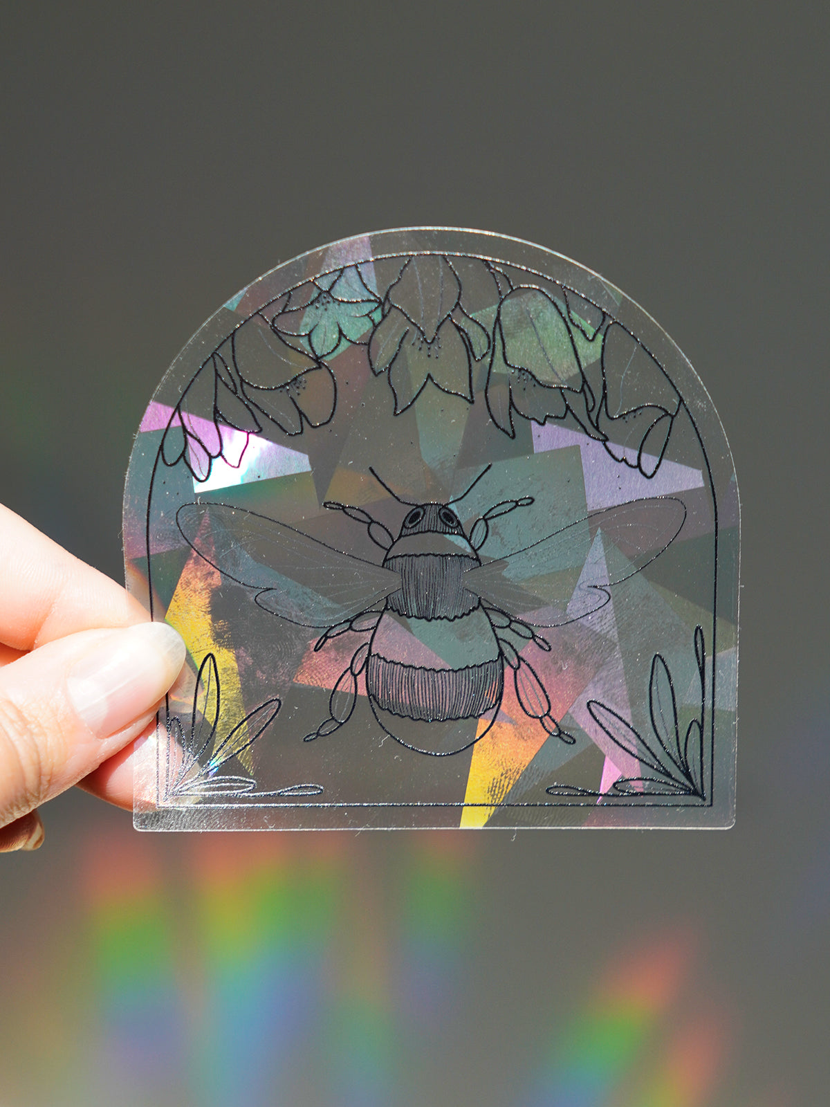 Suncatcher Fenstersticker „Hummel“ – Regenbogen Fensterdeko mit Hummel